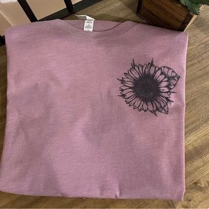 Flower pocket t shirt